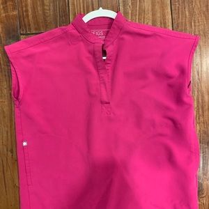 Figs Size XXS Rafaela Oversized Scrub Top and Petite Zamora Joggers.